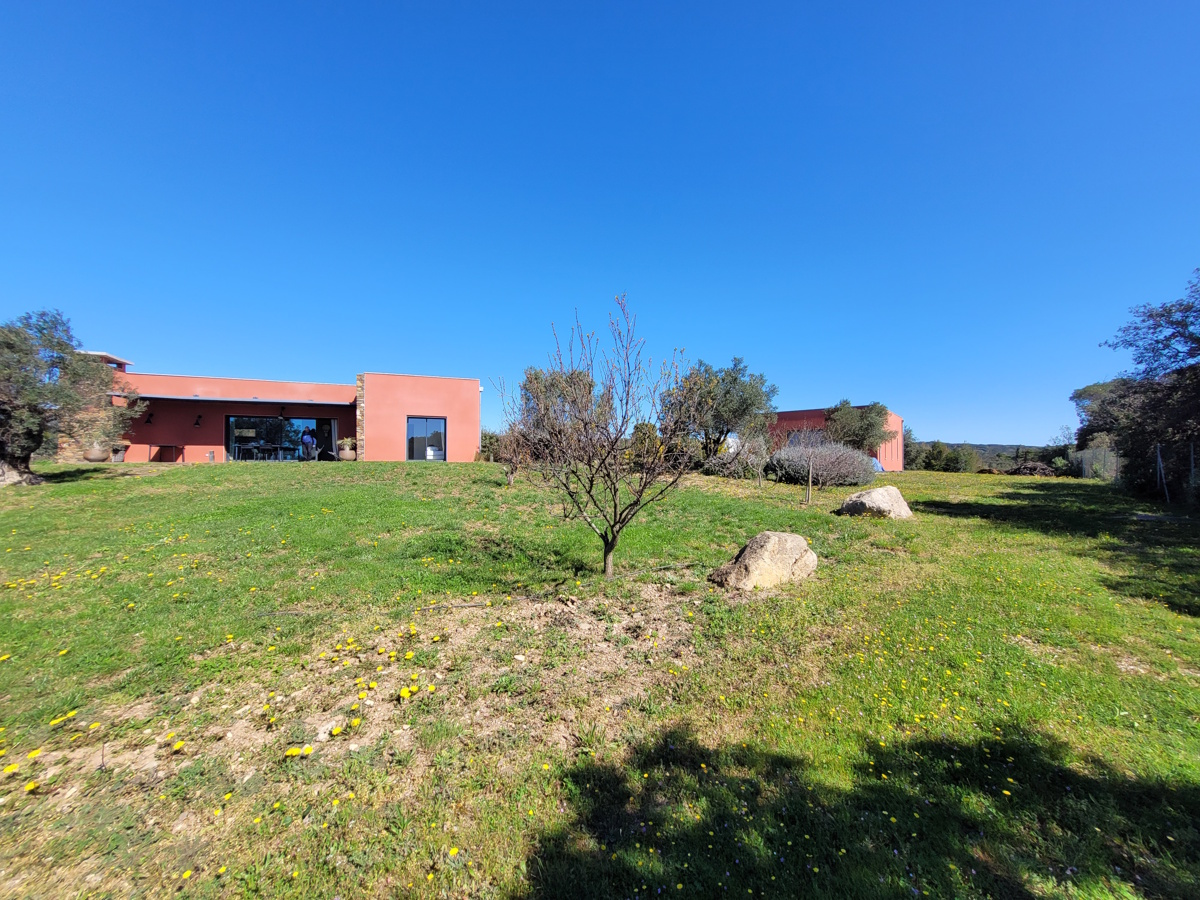 2-bedroom Commercial In Beziers, France (840 M²)
