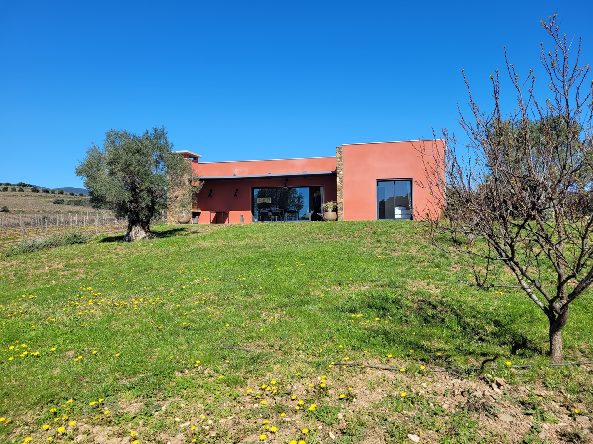 2-bedroom Commercial In Beziers, France (840 M²)