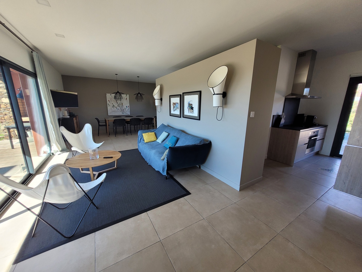 2-bedroom Commercial In Beziers, France (840 M²)