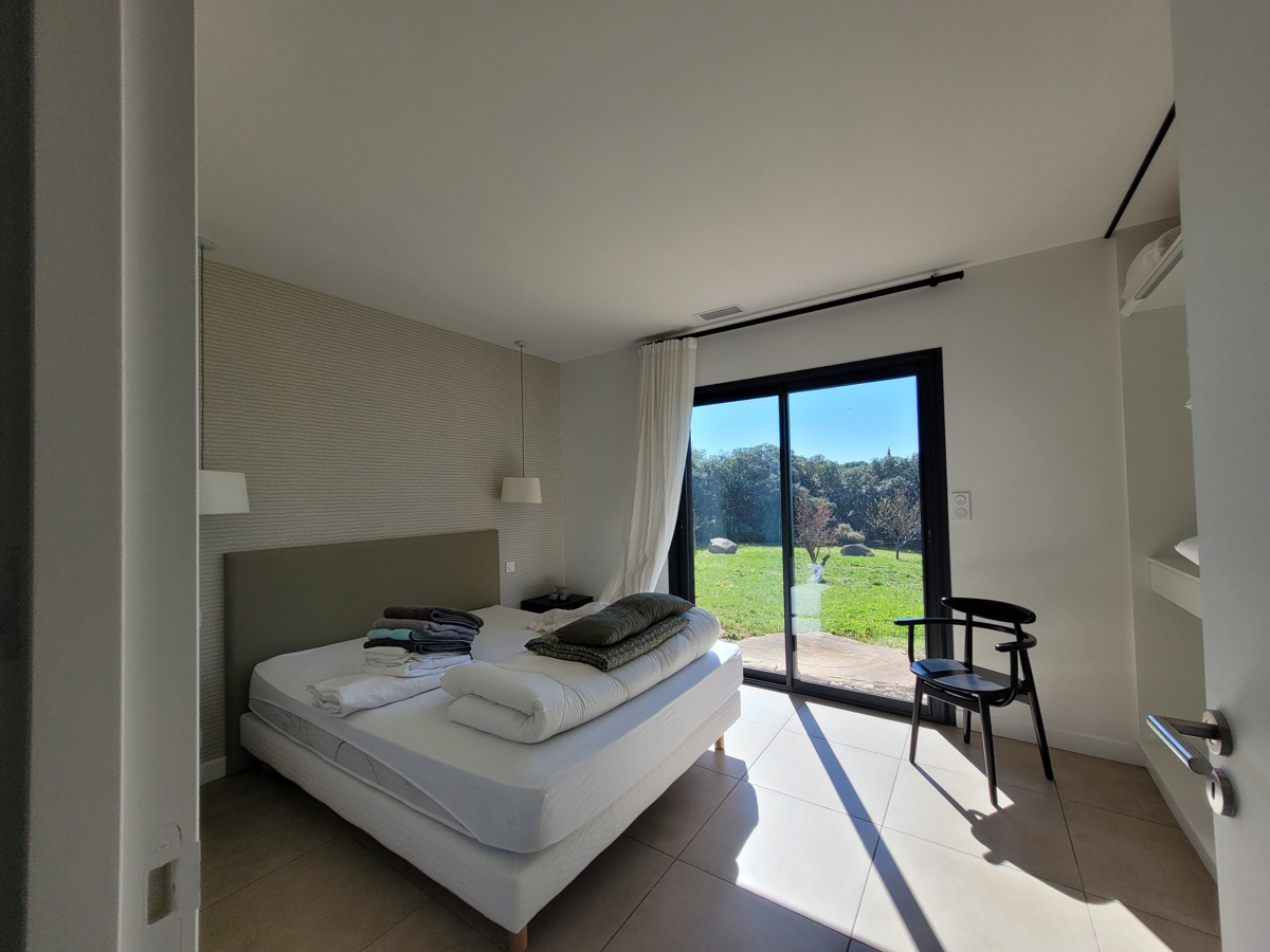 2-bedroom Commercial In Beziers, France (840 M²)