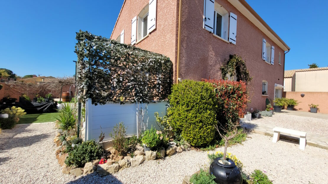 5-bedroom Detached House In Autignac, France (168 M²)