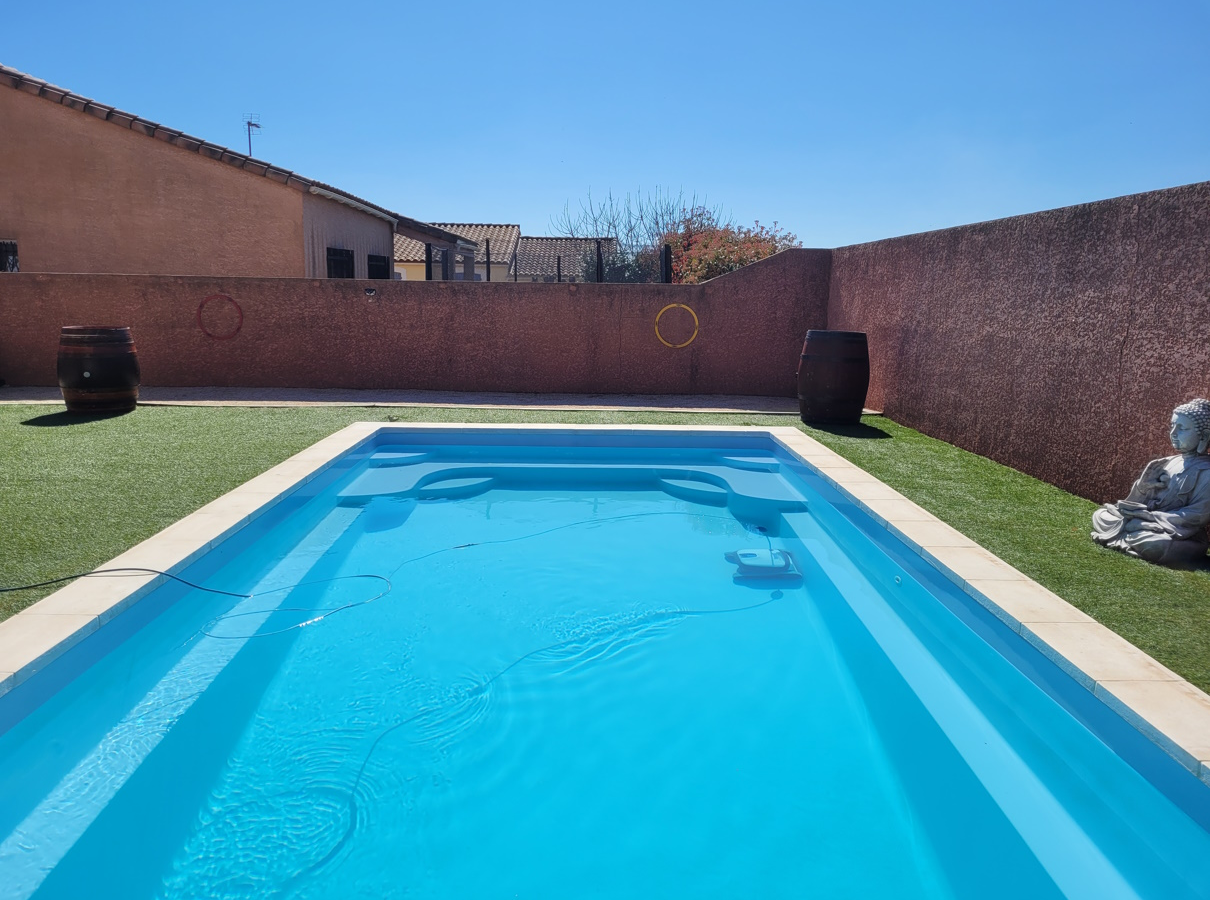 5-bedroom Detached House In Autignac, France (168 M²)