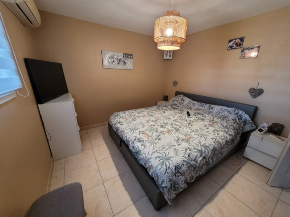 5-bedroom Detached House In Autignac, France (168 M²)