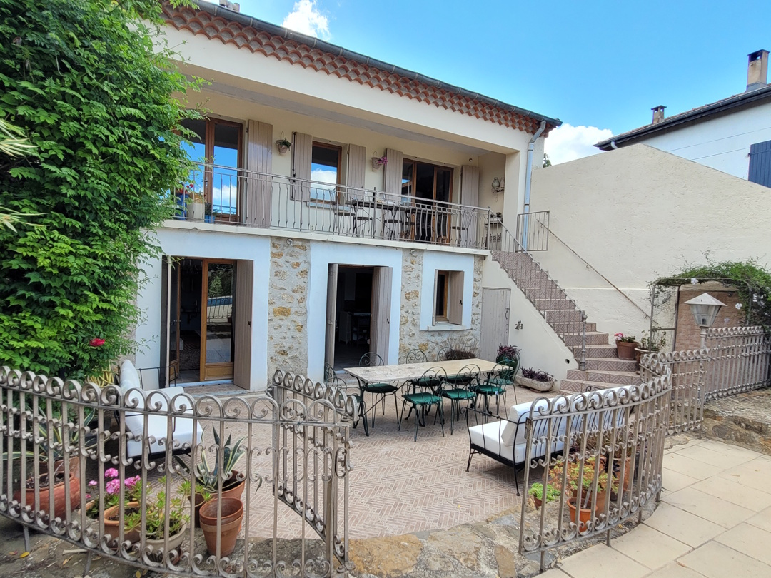 7-bedroom House In Saint Genies De Fontedit, France (250 M²)