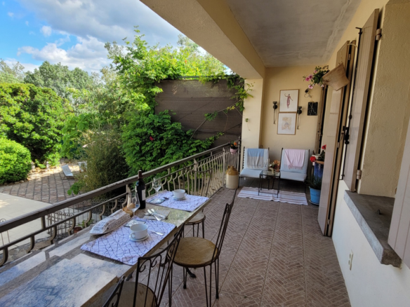 7-bedroom House In Saint Genies De Fontedit, France (250 M²)