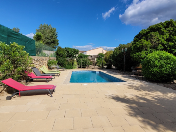 7-bedroom House In Saint Genies De Fontedit, France (250 M²)
