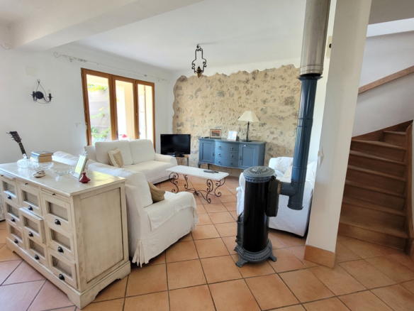 7-bedroom House In Saint Genies De Fontedit, France (250 M²)