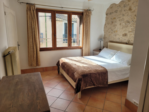 7-bedroom House In Saint Genies De Fontedit, France (250 M²)