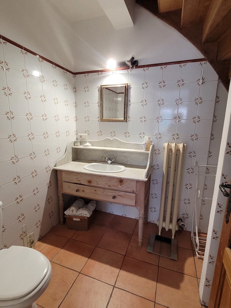 7-bedroom House In Saint Genies De Fontedit, France (250 M²)