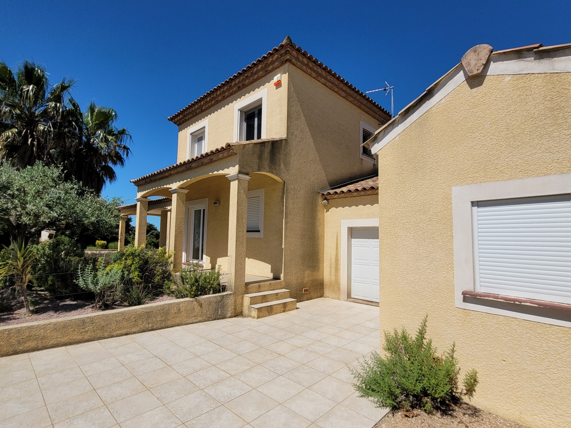 4-bedroom Detached House In Saint Genies De Fontedit, France (130 M²)