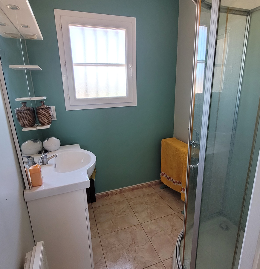 4-bedroom Detached House In Saint Genies De Fontedit, France (130 M²)