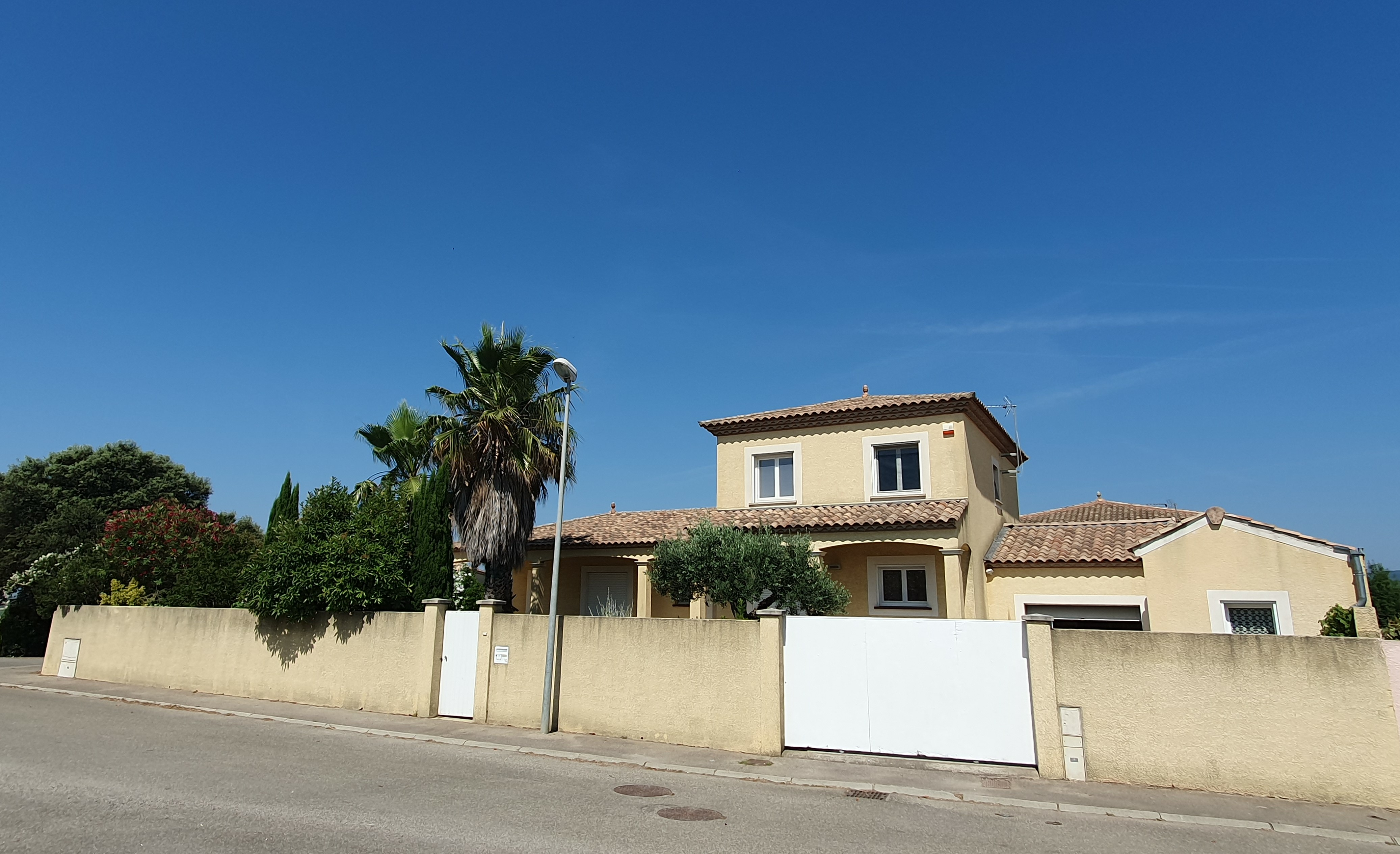 4-bedroom Detached House In Saint Genies De Fontedit, France (130 M²)