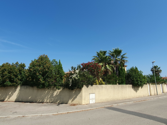 4-bedroom Detached House In Saint Genies De Fontedit, France (130 M²)