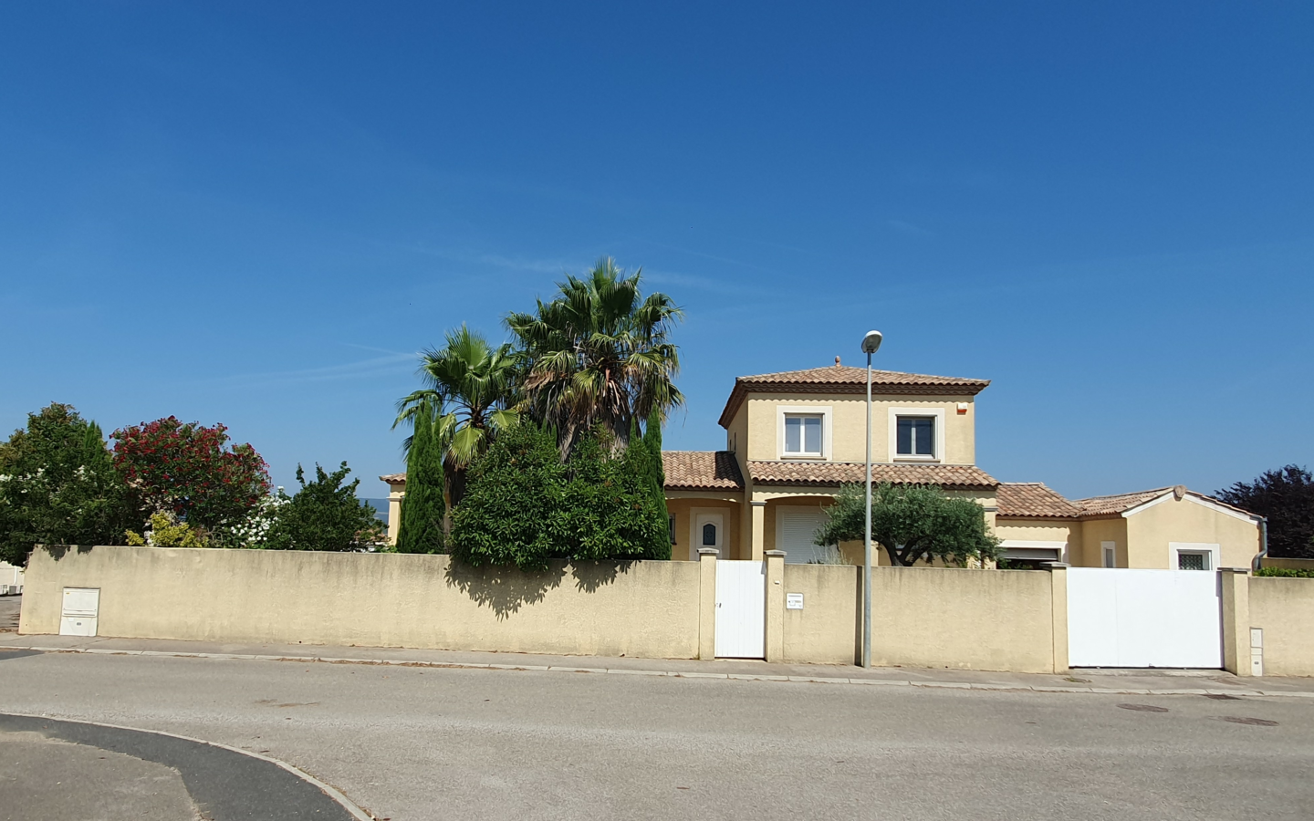 4-bedroom Detached House In Saint Genies De Fontedit, France (130 M²)