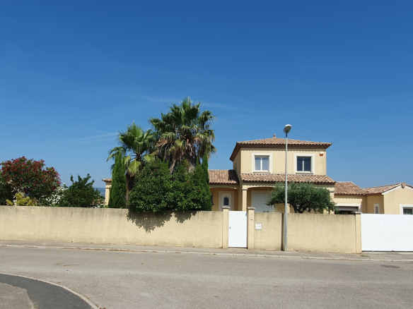 4-bedroom Detached House In Saint Genies De Fontedit, France (130 M²)