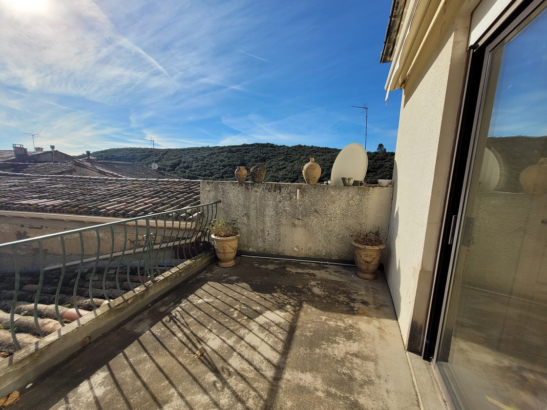 5-bedroom Detached House In Laurens, France (243 M²)