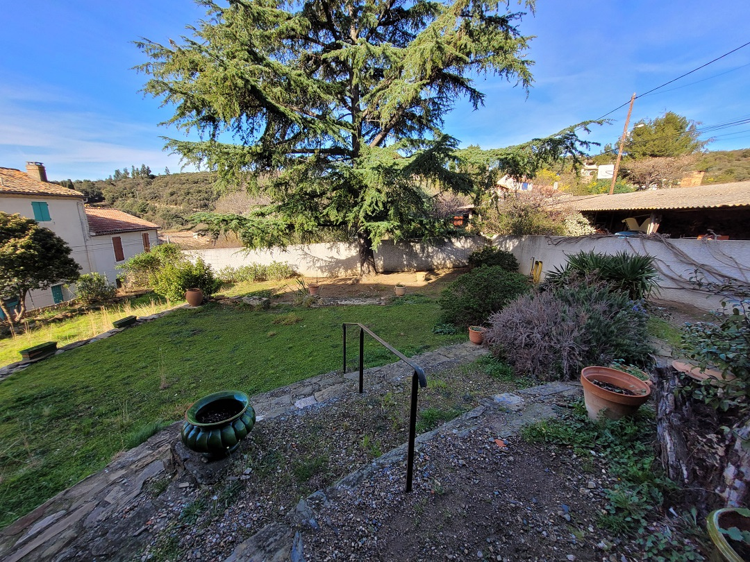 5-bedroom Detached House In Laurens, France (243 M²)