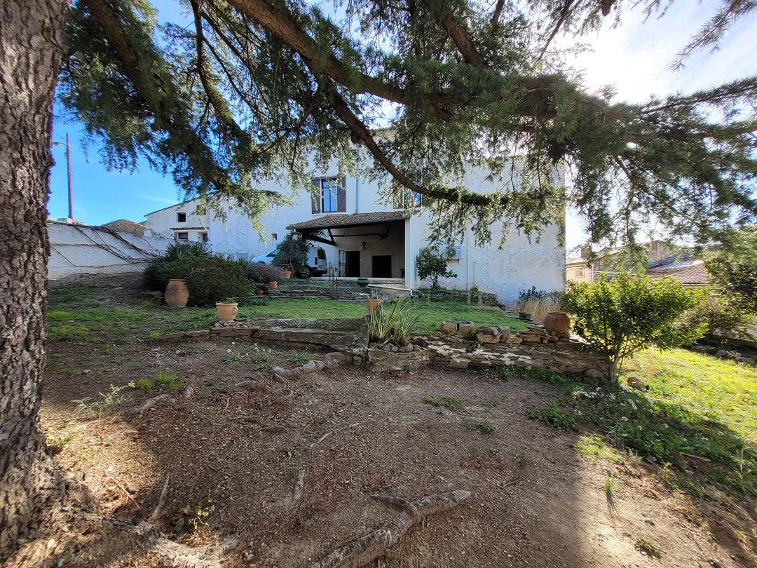 5-bedroom Detached House In Laurens, France (243 M²)