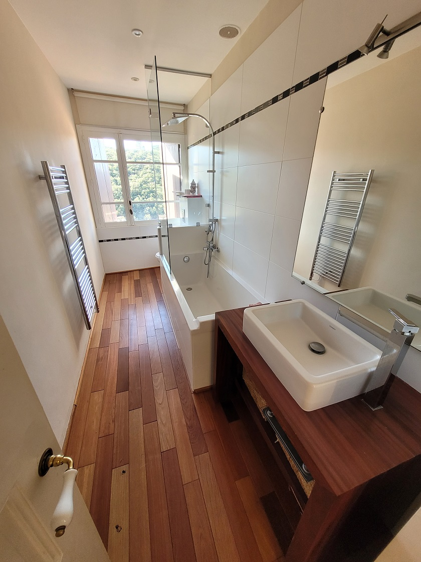 5-bedroom Detached House In Laurens, France (243 M²)