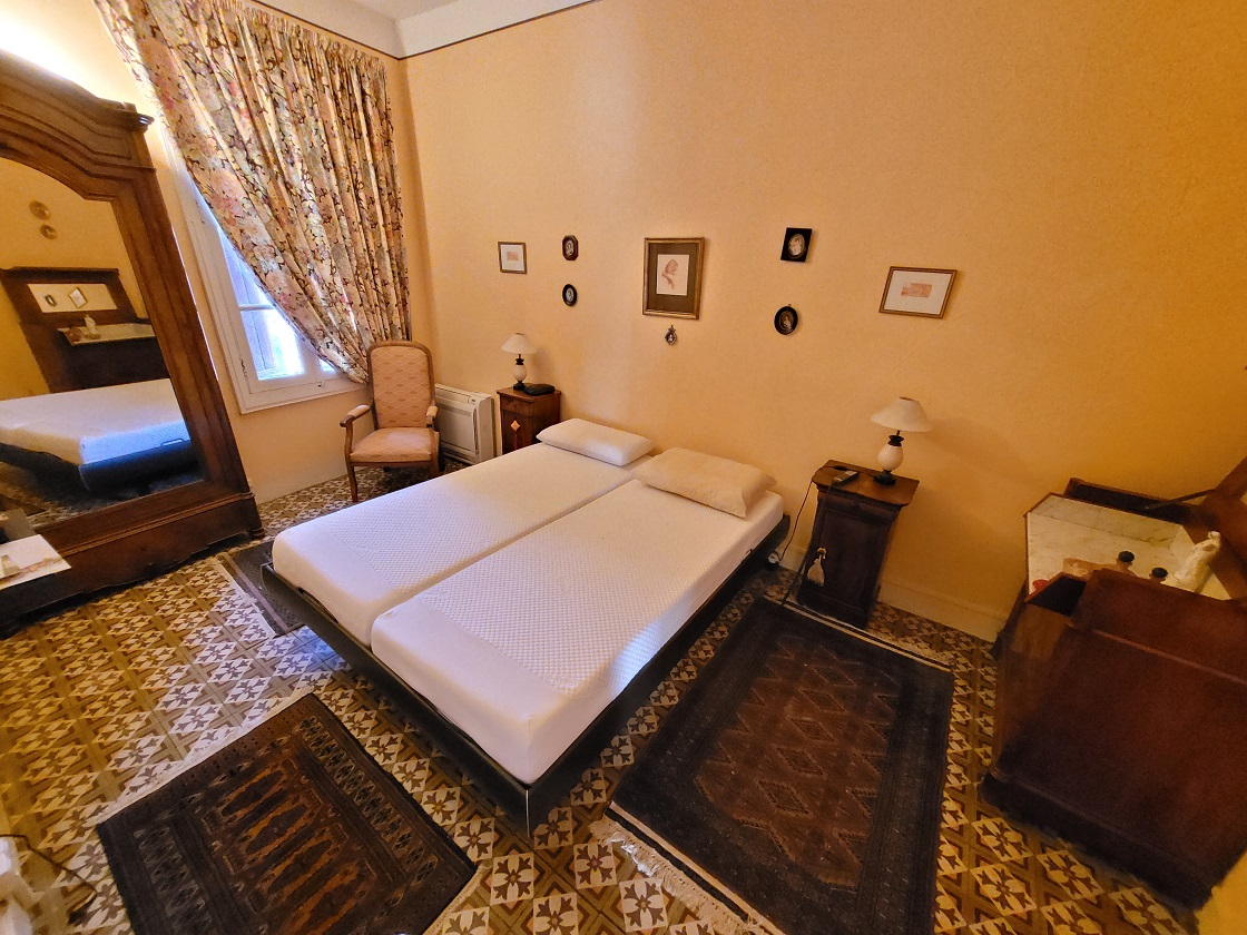 5-bedroom Detached House In Laurens, France (243 M²)
