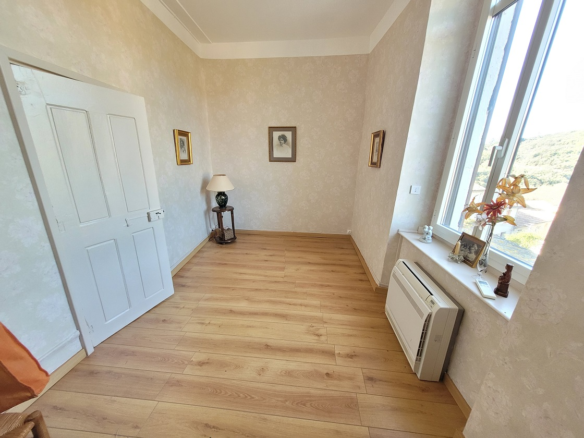 5-bedroom Detached House In Laurens, France (243 M²)