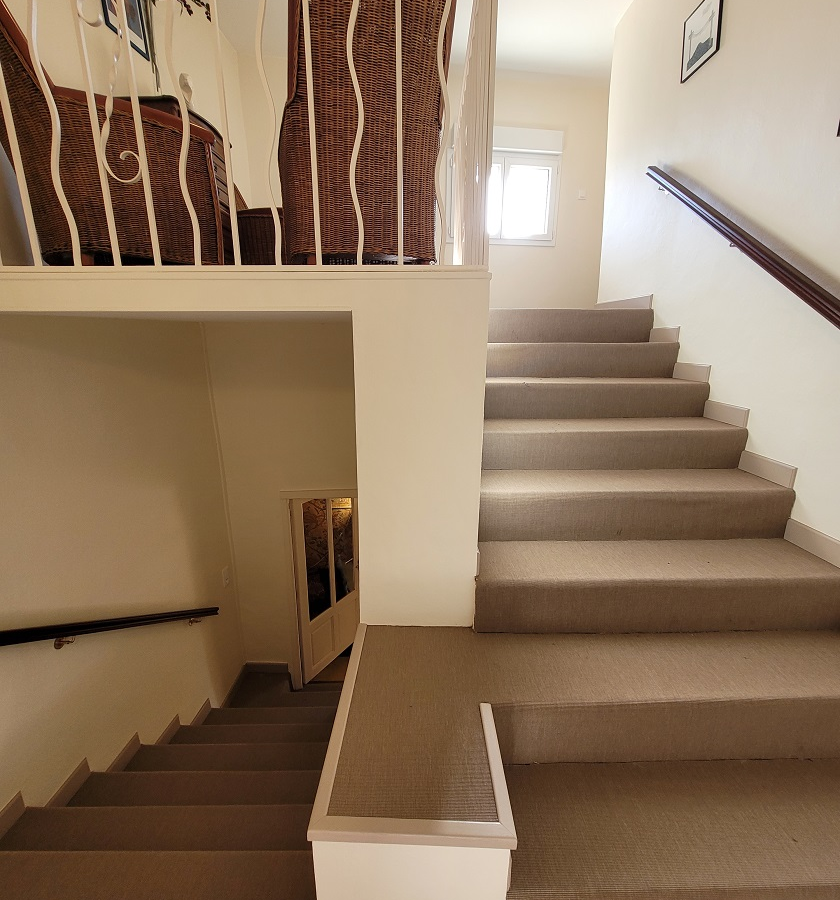 5-bedroom Detached House In Laurens, France (243 M²)