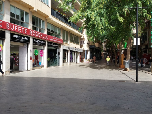 Commercial In Inca, Spain (190 M²)