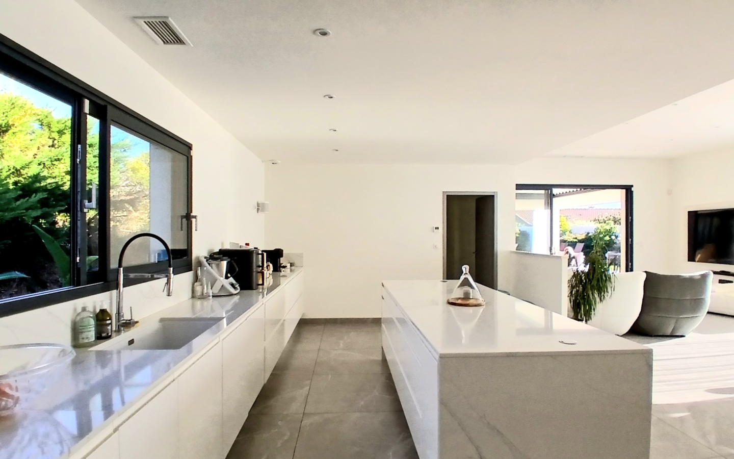 4-bedroom Detached House In Murviel Les Beziers, France (220 M²)