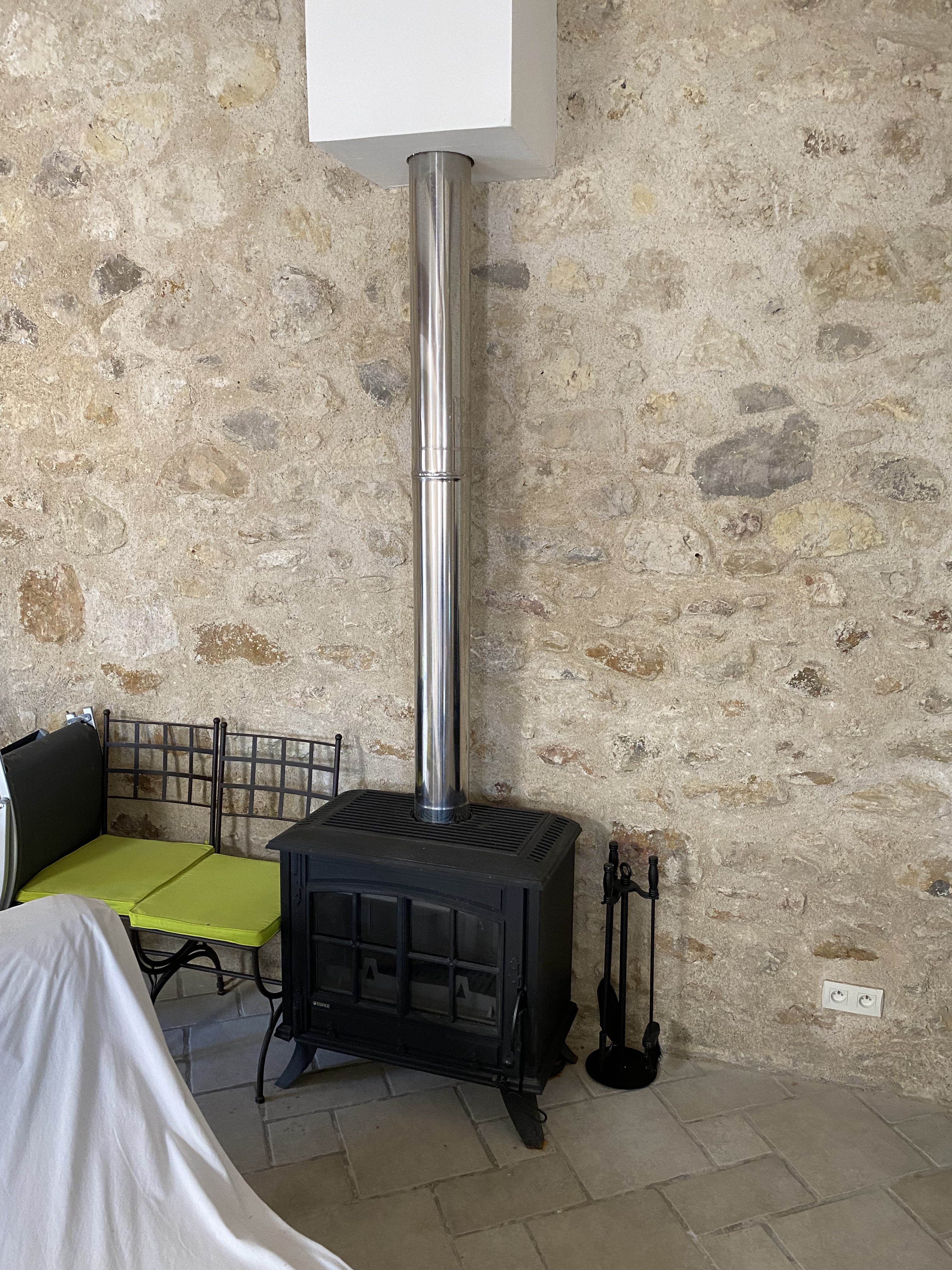 2-bedroom House In Magalas, France (143 M²)