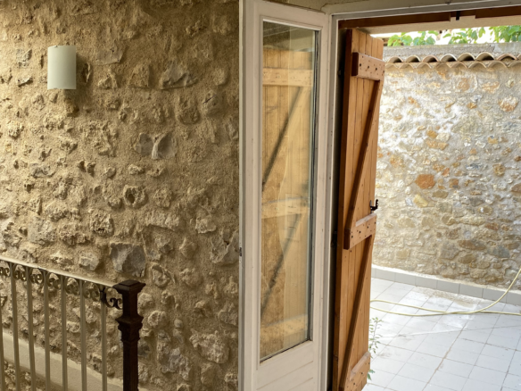 2-bedroom House In Magalas, France (143 M²)