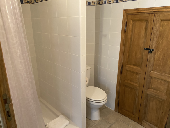2-bedroom House In Magalas, France (143 M²)