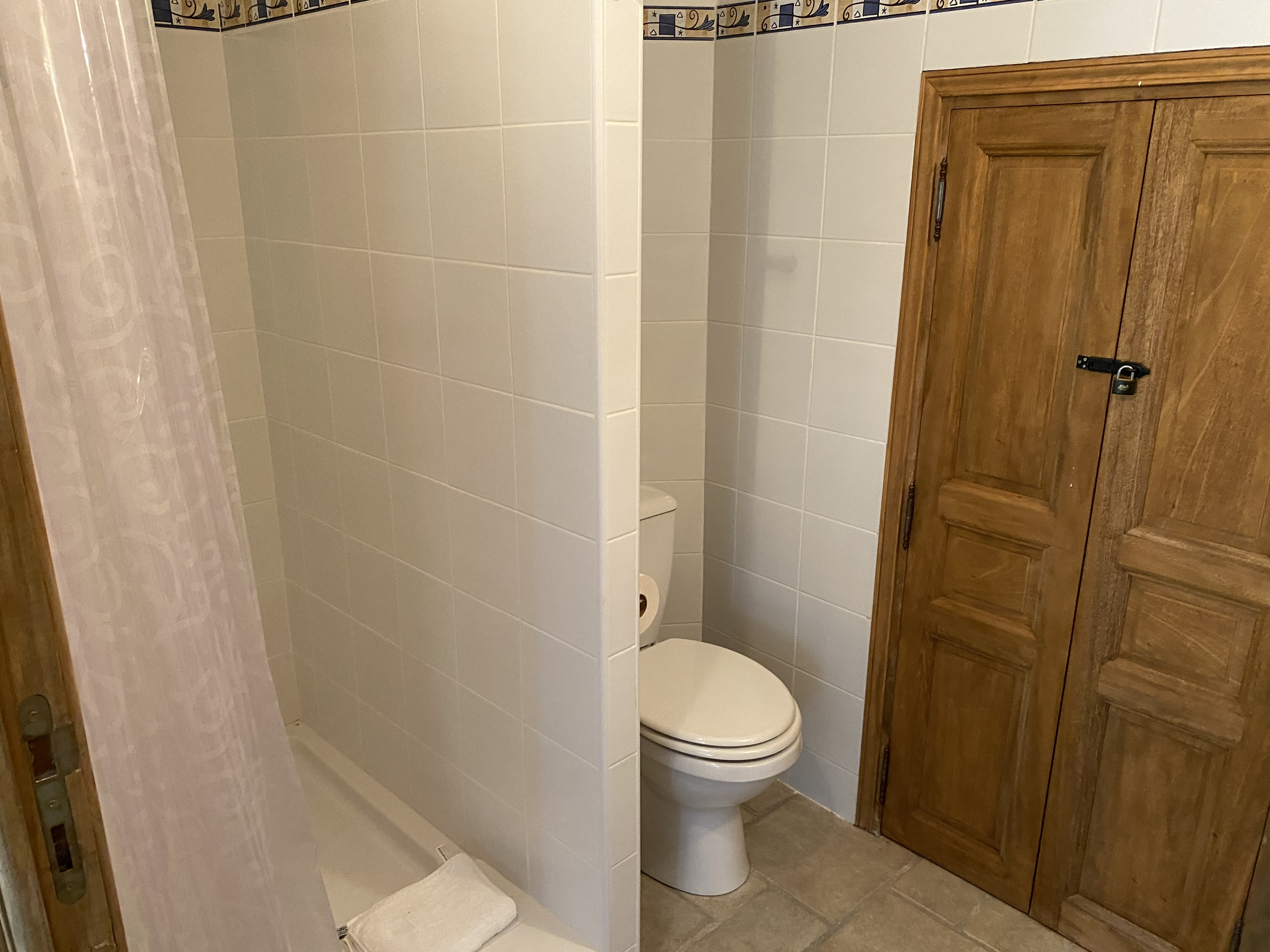 2-bedroom House In Magalas, France (143 M²)