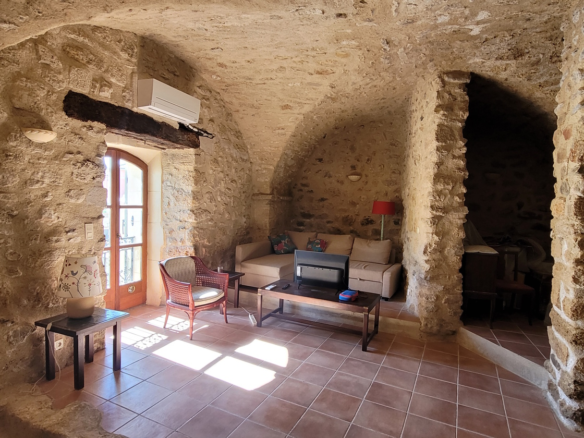 3-bedroom House In Murviel Les Beziers, France (165 M²)