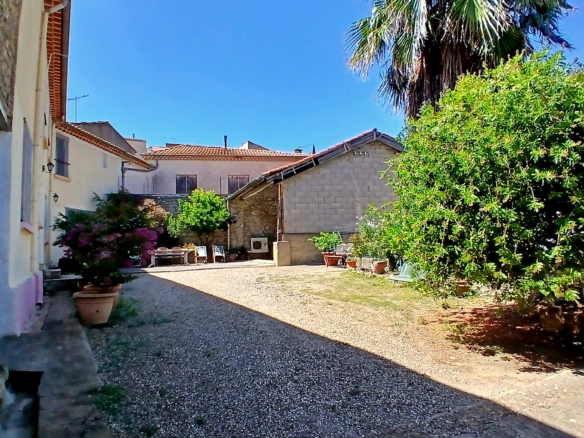 5-bedroom House In Murviel Les Beziers, France (168 M²)