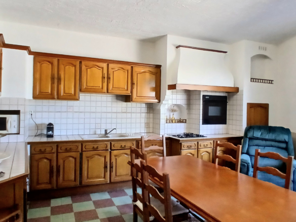 5-bedroom House In Murviel Les Beziers, France (168 M²)