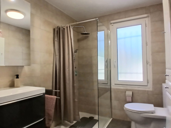 5-bedroom House In Murviel Les Beziers, France (168 M²)