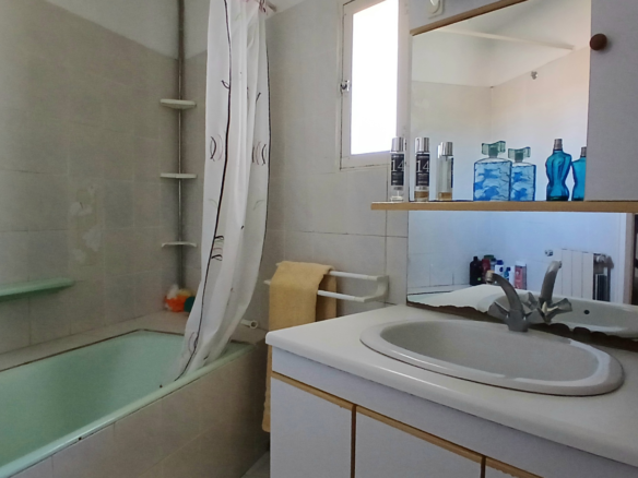 5-bedroom House In Murviel Les Beziers, France (168 M²)