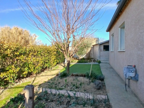4-bedroom House In Murviel Les Beziers, France (122 M²)