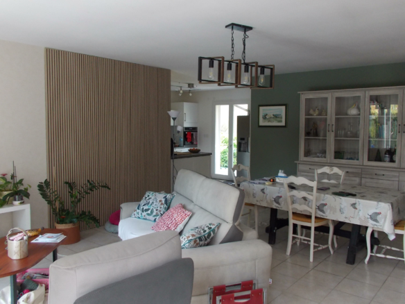4-bedroom House In Murviel Les Beziers, France (122 M²)