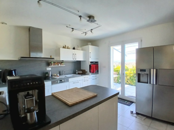 4-bedroom House In Murviel Les Beziers, France (122 M²)