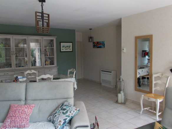 4-bedroom House In Murviel Les Beziers, France (122 M²)