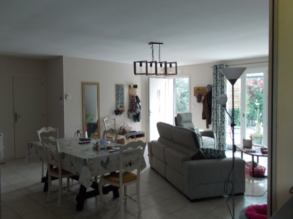 4-bedroom House In Murviel Les Beziers, France (122 M²)
