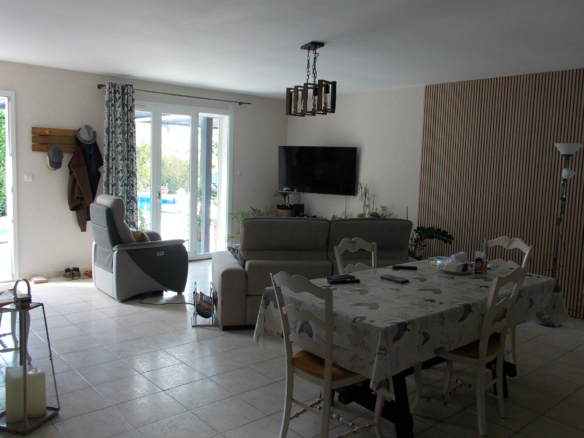 4-bedroom House In Murviel Les Beziers, France (122 M²)