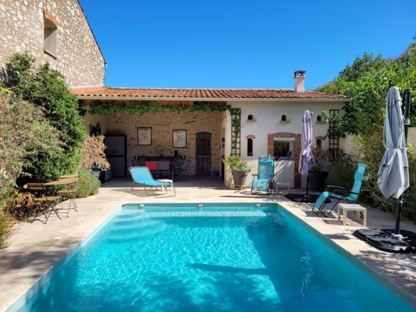 3-bedroom House In Puissalicon, France (145 M²)