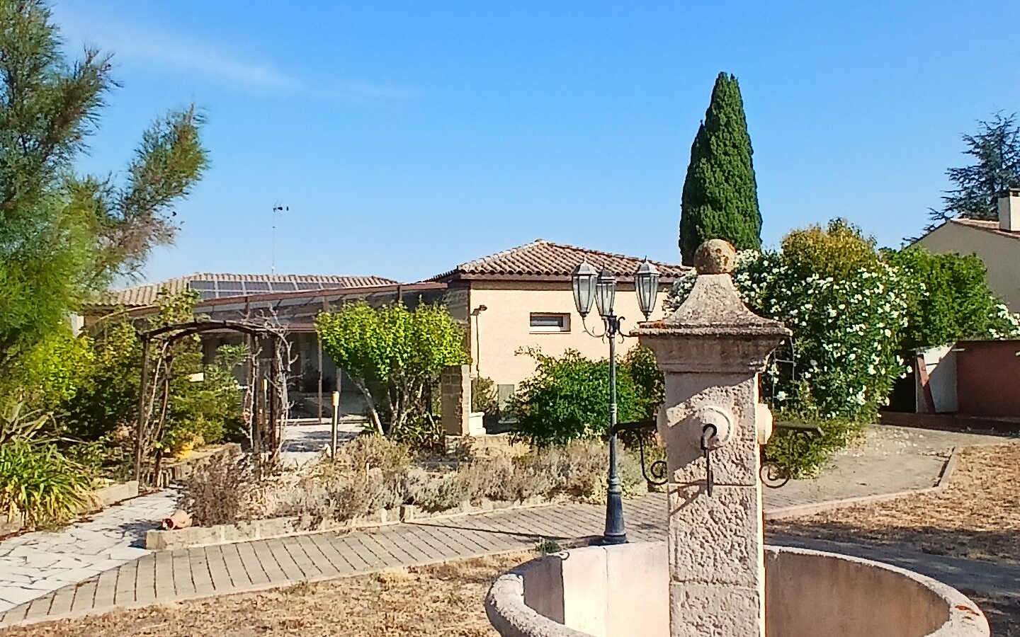 4-bedroom Detached House In Maureilhan, France (130 M²)