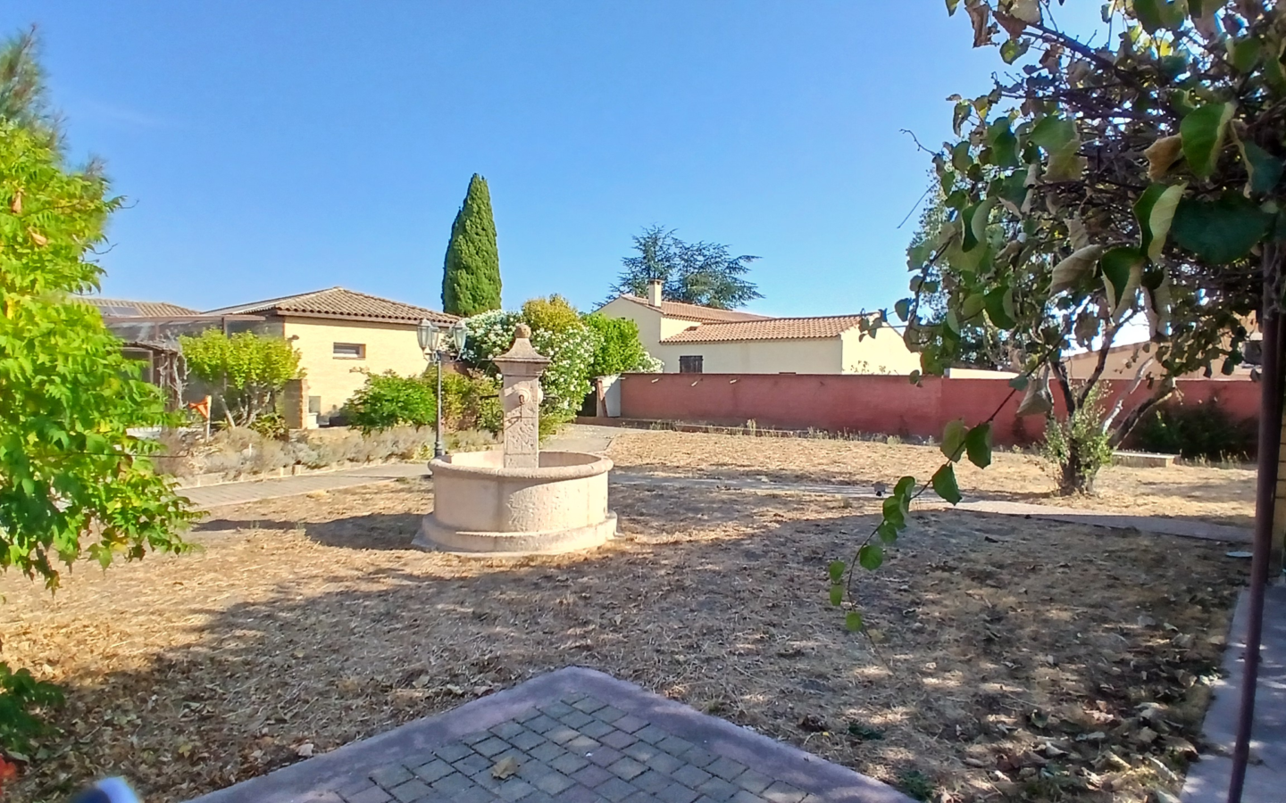 4-bedroom Detached House In Maureilhan, France (130 M²)