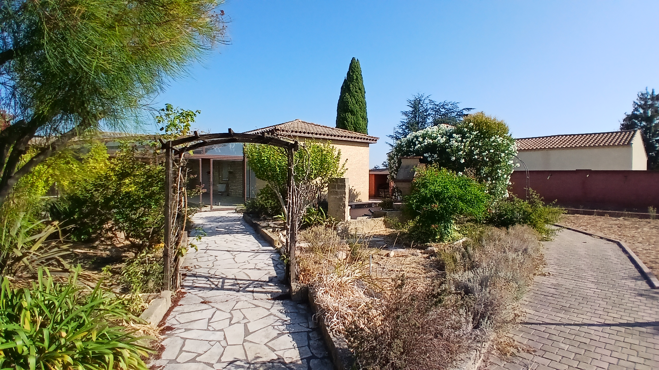 MAR702000EH-1-ca56af 4-bedroom Detached House In Maureilhan, France (130 M²)