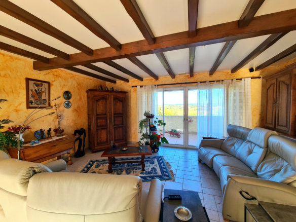 4-bedroom Detached House In Maureilhan, France (130 M²)