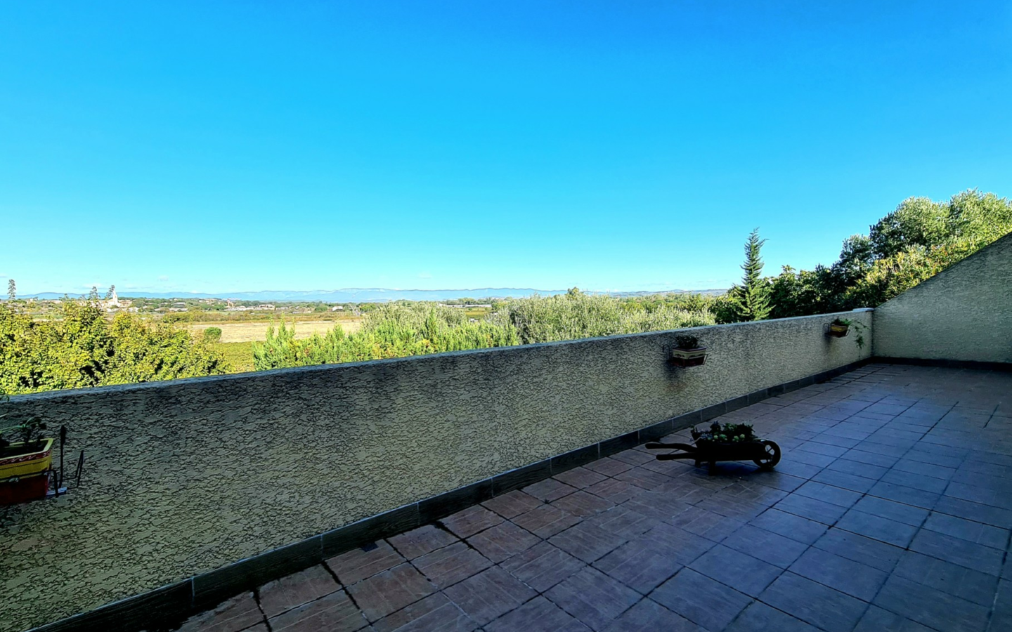 4-bedroom Detached House In Maureilhan, France (130 M²)