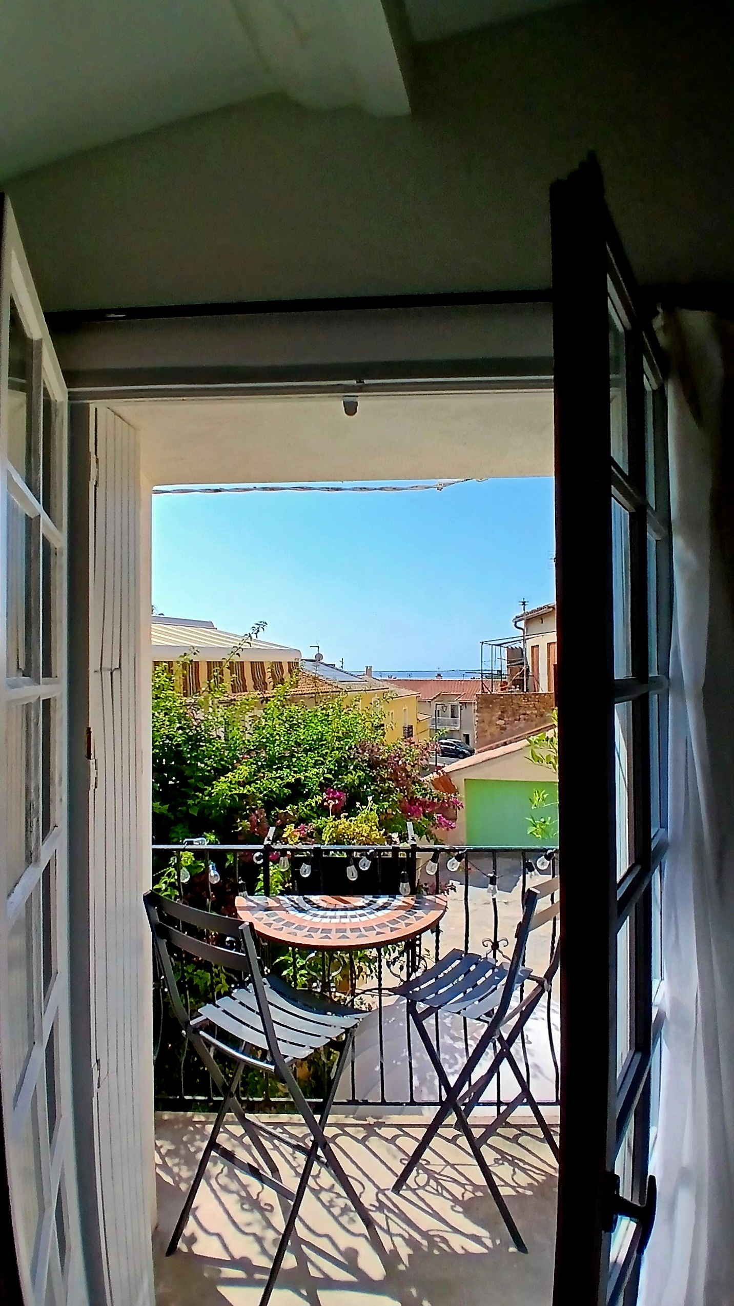 2-bedroom House In Meze, France (70 M²)